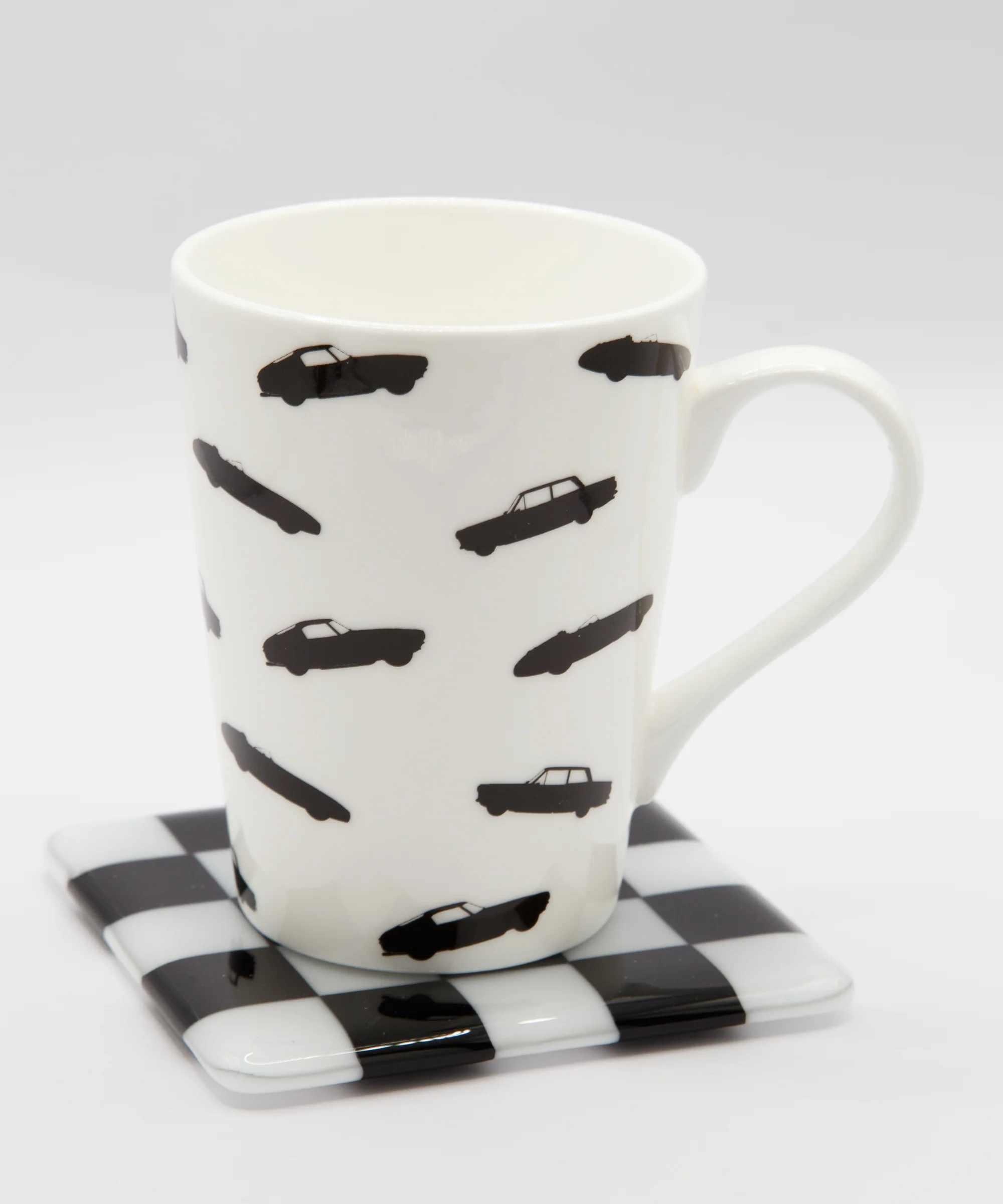 Goodwood Black & White Chequerboard Glass Coaster - Image 3