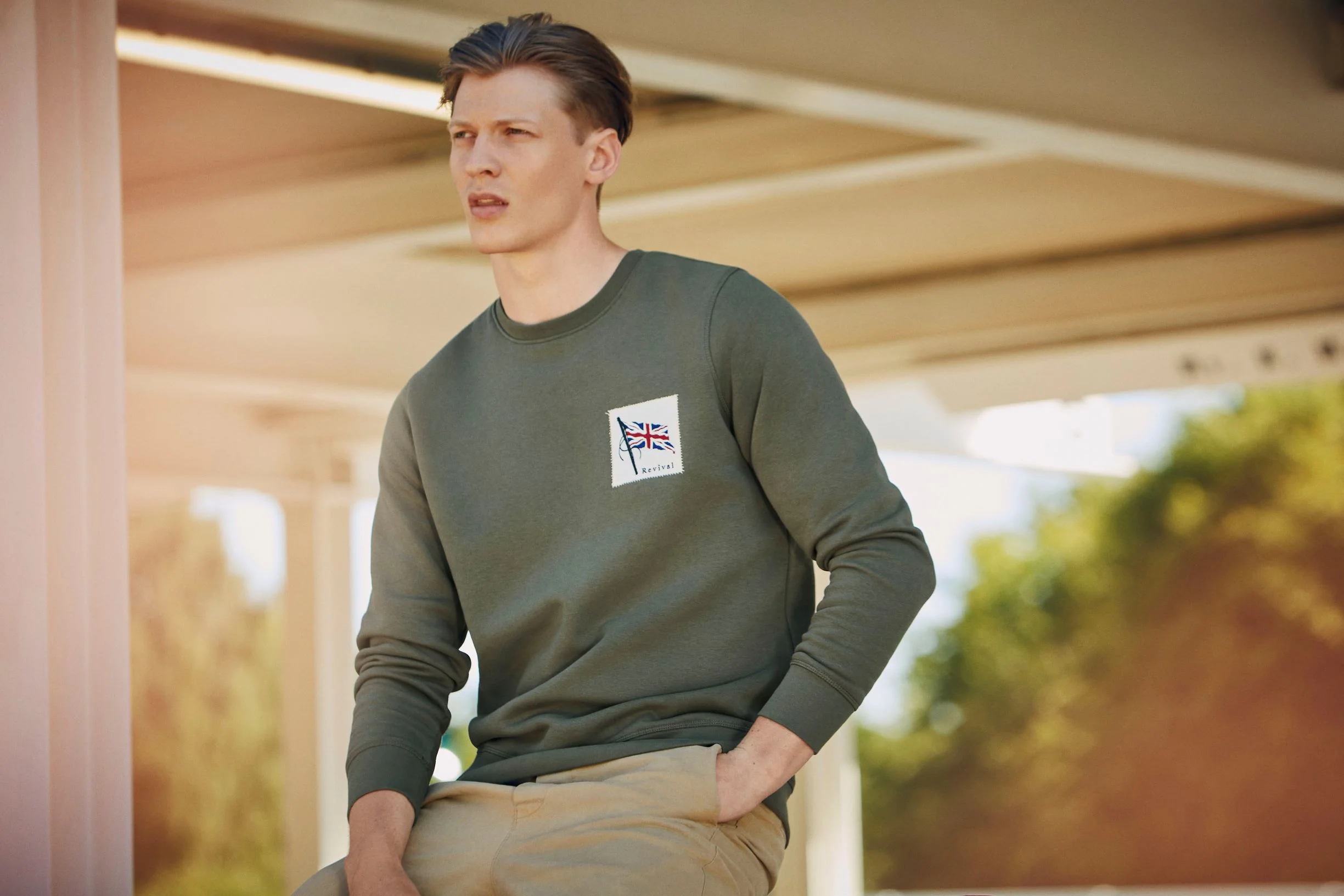 Goodwood Revival Single Flag Unisex Sweatshirt - Image 5